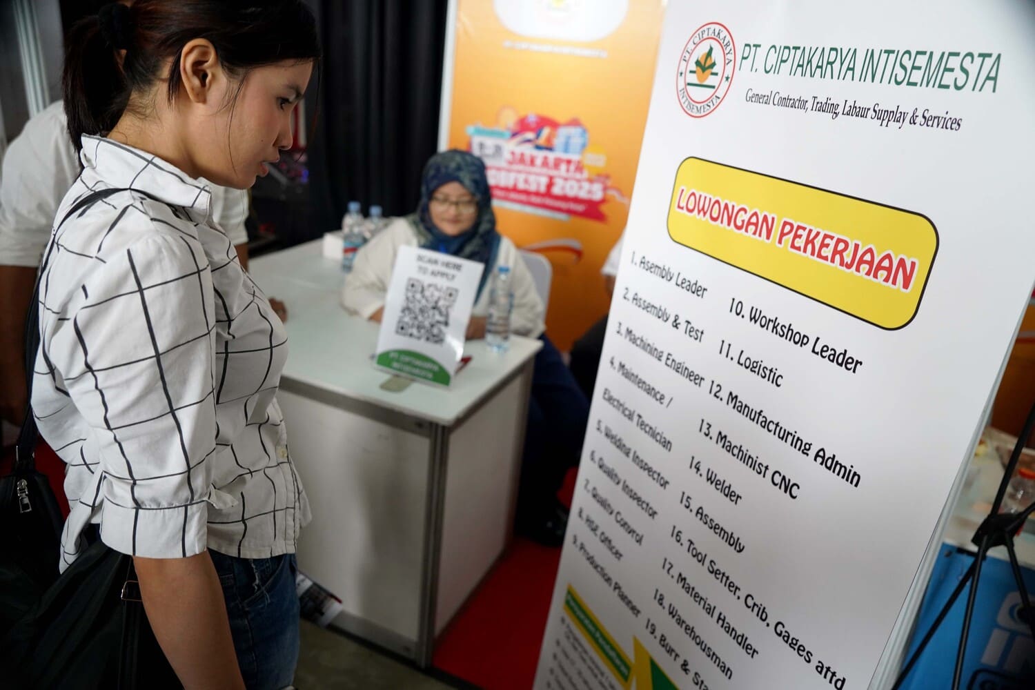 Menaker Yassierli: Usulan Kenaikan UMP 2026 Masih Terlalu Dini